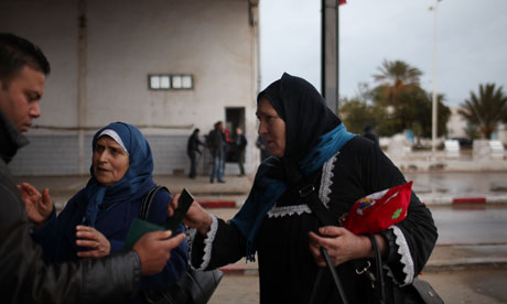 Photo credit: Spencer Platt/Getty Images; Description: The majority of Libyan refugees in Tunisia have been welcomed by Tunisian communities. Photo credit: Spencer Platt/Getty Images; Description: The majority of Libyan refugees in Tunisia have been welcomed by Tunisian communities.