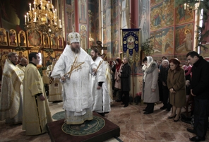 WASHINGTON, DC - JANUARY 6: Metropolitan Jonah of the Orthodox Church in America blesses believers during the Liturgy of the Theophany of the Lord at St Nicholas Cathedral in Washington on January 6, 2011. (Photo by Yuri Gripas/For the Washington Post) (Yuri Gripas - FOR THE WASHINGTON POST) WASHINGTON, DC - JANUARY 6: Metropolitan Jonah of the Orthodox Church in America blesses believers during the Liturgy of the Theophany of the Lord at St Nicholas Cathedral in Washington on January 6, 2011. (Photo by Yuri Gripas/For the Washington Post) (Yuri Gripas - FOR THE WASHINGTON POST)